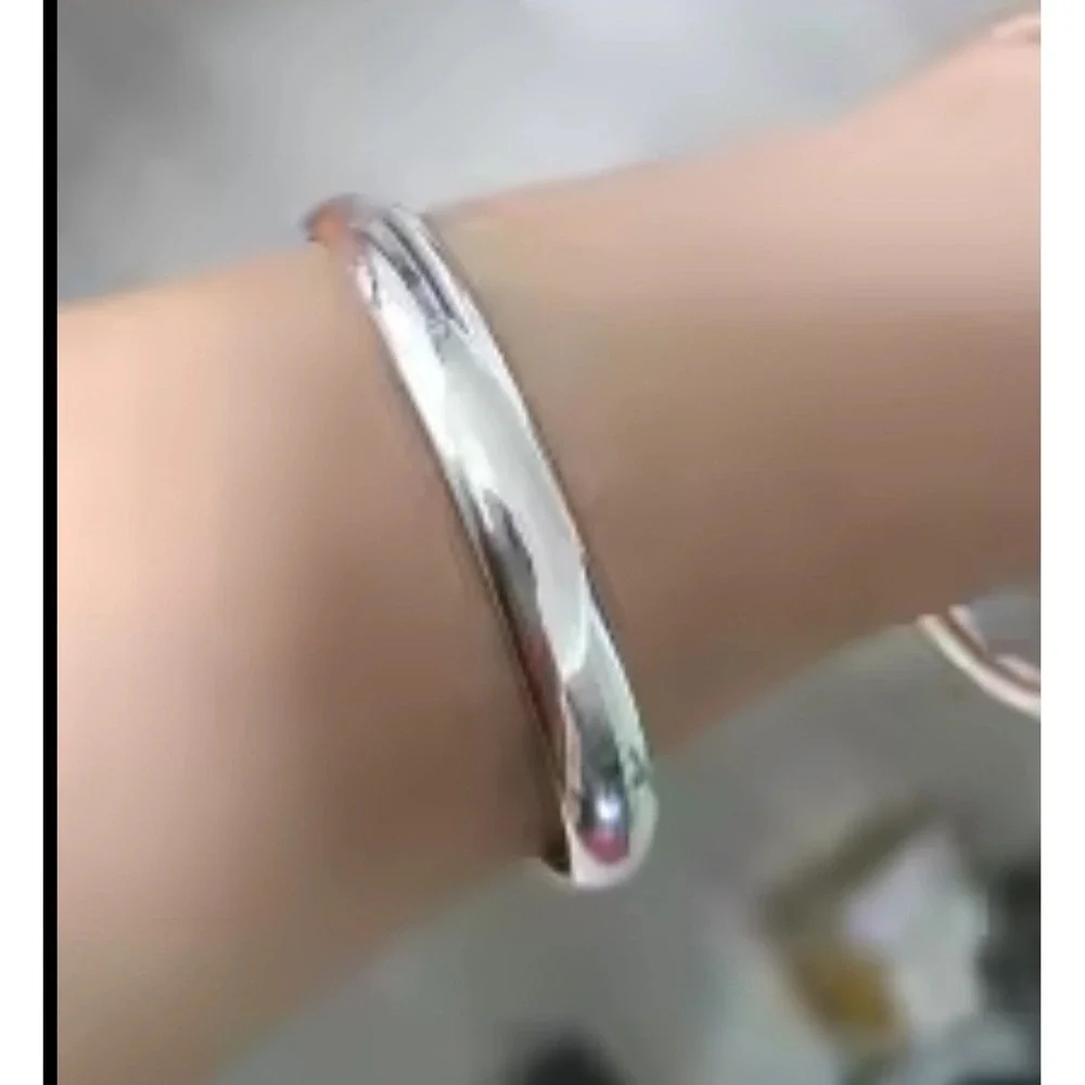 NEW Small Classic Polished Hinged Bracelet Sterling Silver Bangle, 7”‎